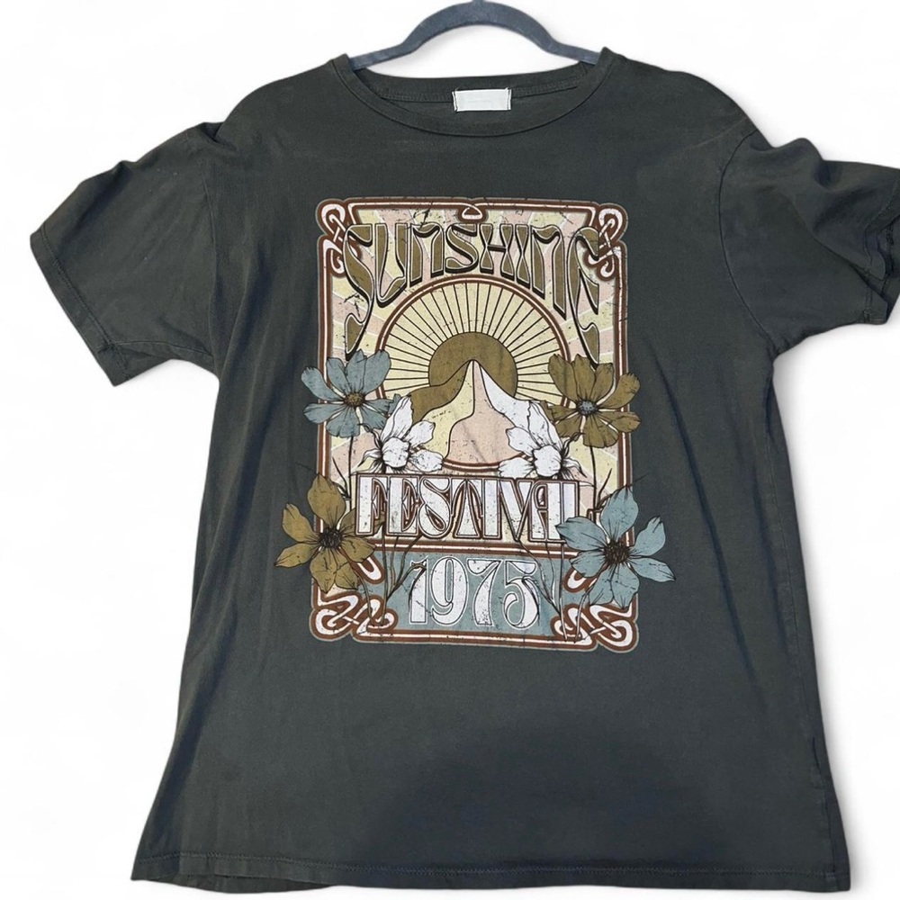 Sunshine Graphic Altar’d State T-Shirt XS